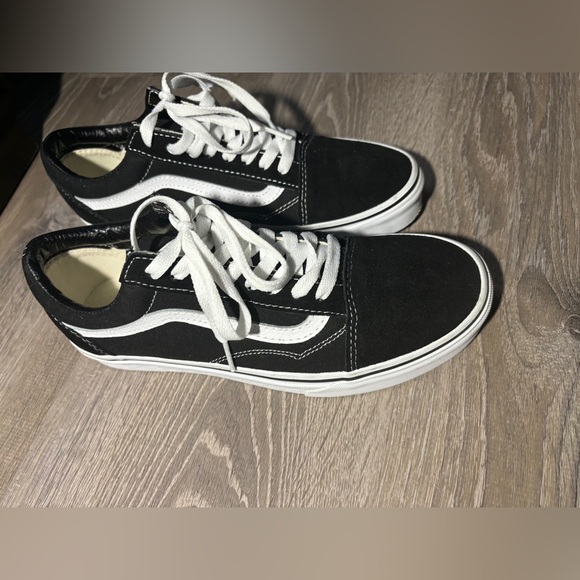 Unisex Original Black & White Vans - Picture 5 of 10